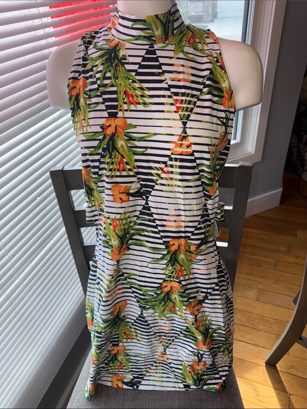 Guess Striped Flower dress Geo Tropical Cut out size L
